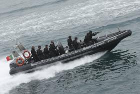 MARINHA PORTUGUESA DETETA 45 PESSOAS ESCONDIDAS EM VELEIRO NO MEDITERRÂNEO