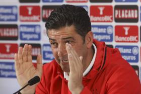 RUI VITÓRIA LEVA 33 PARA ESTÁGIO EM INGLATERRA, ARANGO DE FORA