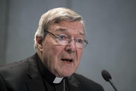 CARDEAL PELL REGRESSA À AUSTRÁLIA PARA RESPONDER POR ACUSAÇÕES DE ABUSO SEXUAL
