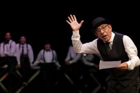 A IRONIA DE KARL VALENTIN E A ALEGRIA EM CENA SEGUNDO O ENCENADOR RICARDO NEVES-NEVES