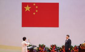 PRESIDENTE CHINÊS EMPOSSOU NOVA CHEFE DO EXECUTIVO DE HONG KONG