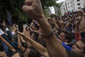 OPOSIÇÃO VENEZUELANA SAIU À RUA PARA ASSINALAR 100 DIAS DE PROTESTOS