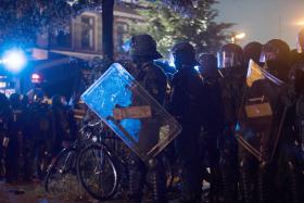 TERCEIRA NOITE DE CONFRONTOS ENTRE POLÍCIA E MANIFESTANTES EM HAMBURGO APÓS CIMEIRA DO G20