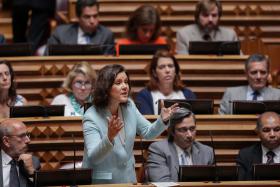 CRISTAS DEFENDE QUE “GOVERNO DA AUSTERIDADE DISSIMULADA” É “UMA SUCESSÃO DE CASOS”