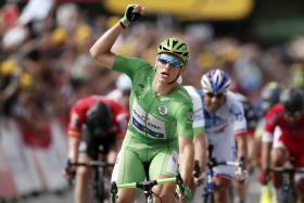 KITTEL FAZ O ‘PENTA’ DE VITÓRIAS NA VOLTA A FRANÇA EM PAU