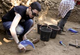 ADRIANA CALCANHOTTO APADRINHOU IDANHA-A-VELHA, ONDE AS PEDRAS FAZEM PARTE DA VIDA