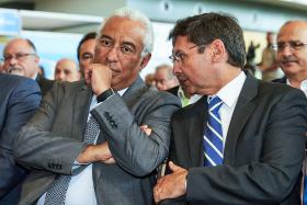 INCÊNDIOS: COSTA DIZ QUE PRIORIDADE É RECONSTRUIR CASAS