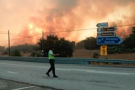 INCÊNDIO RURAL NA REGIÃO DA GUARDA COM DUAS FRENTES ATIVAS