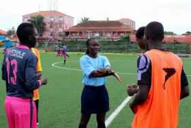 DE CAMPEÃ AFRICANA DE LUTA LIVRE A ÁRBITRA CENTRAL INTERNACIONAL NA GUINÉ-BISSAU