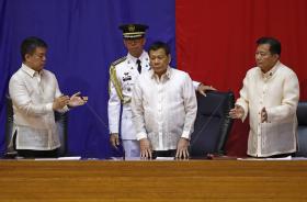 DUTERTE DIZ QUE IRÁ MANTER CAMPANHA VIOLENTA DE COMBATE À DROGA NAS FILIPINAS