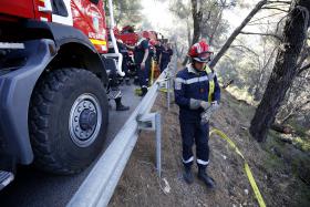 INCÊNDIO NO SUL DE FRANÇA OBRIGA À RETIRADA DE 10 MIL PESSOAS