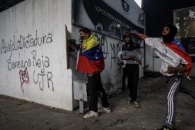 COLÔMBIA ADMITE LEGALIZAÇÃO TEMPORÁRIA DE 200.000 VENEZUELANOS
