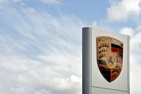 MINISTRO ALEMÃO ORDENA RECOLHA DE VEÍCULOS PORSCHE POR EMISSÕES POLUENTES
