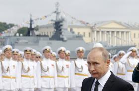 PUTIN DIZ QUE 755 DIPLOMATAS NORTE-AMERICANOS DEVEM ABANDONAR RÚSSIA