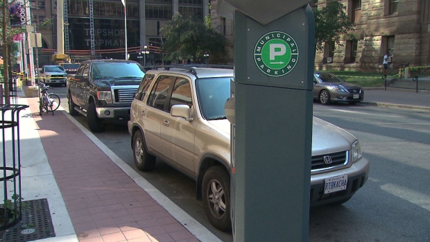 TORONTO PARKING AUTHORITY SUSPENDE EXECUTIVOS DURANTE INVESTIGAÇÃO