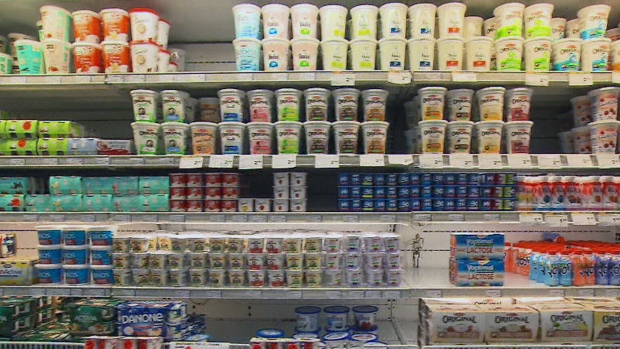 QUATRO PRODUTOS DE IOGURTE RECOLHIDOS EM TODO O CANADÁ DEVIDO A POSSÍVEIS PEÇAS DE PLÁSTICO