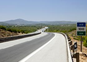 FOGO EM LAGOS, ALGARVE, COM DUAS FRENTES ATIVAS OBRIGOU AO CORTE DA A22