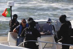 MILITARES DA GNR RESGATAM 48 MIGRANTES NO MAR EGEU