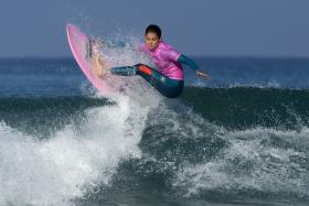 CAROL HENRIQUE SAGRA-SE BICAMPEÃ NACIONAL DE SURF
