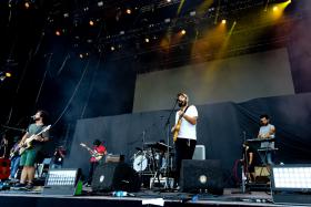 YOU CAN’T WIN CHARLIE BROWN E CAR SEAT HEADREST ABREM SEGUNDO DIA DO PAREDES DE COURA