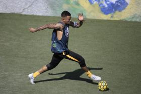 NEYMAR DESPEDIU-SE DOS COLEGAS DE EQUIPA DO FC BARCELONA – CLUBE