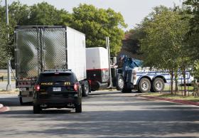 AUTORIDADES INTERCETAM 60 IMIGRANTES EM CAMIÃO FRIGORÍFICO NOS EUA