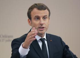 PRESIDENTE FRANCÊS EMMANUEL MACRON SAÚDA CHEGADA DE NEYMAR AO PARIS SAINT-GERMAIN