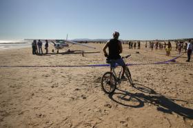 PGR CONFIRMA INVESTIGAÇÃO AO ACIDENTE COM AVIONETA QUE CAUSOU DOIS MORTOS NA PRAIA