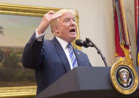 TRUMP INSTOU PEÑA NIETO A PARAR DE DIZER QUE MÉXICO NÃO PAGARÁ MURO