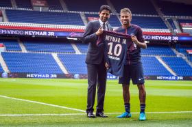 NEYMAR APRESENTA-SE AO PSG COM AMBIÇÃO E DISPONÍVEL PARA O PRÓXIMO JOGO