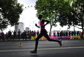 KIRUI CONQUISTA QUINTO TÍTULO DA MARATONA PARA O QUÉNIA NOS MUNDIAIS DE ATLETISMO, RIBAS DESISTE