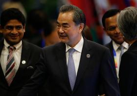 CHINA REAFIRMA QUE PRESSÃO EXTERIOR NÃO AJUDA A RESOLVER A CRISE NA VENEZUELA