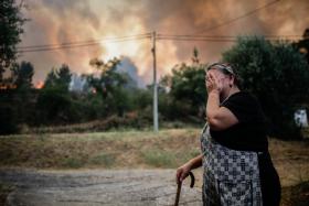 INCÊNDIOS: 40 FERIDOS E DEZENAS DE PESSOAS RETIRADAS DE CASA DESDE QUARTA-FEIRA