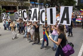 VENEZUELA: PANAMÁ CONCEDE ASILO A MAGISTRADO E A EX-CÔNSUL