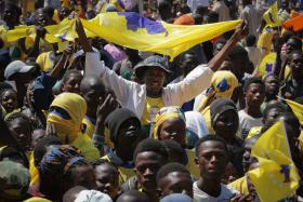 JUVENTUDE DOMINA COMÍCIO DE ENCERRAMENTO DE CAMPANHA ELEITORAL DA CASA-CE EM LUANDA