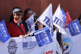 CERCA DE 40 TRABALHADORES DA PT/MEO PROTESTAM EM DEFESA DOS POSTOS DE TRABALHO