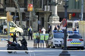 PAIS DA JOVEM PORTUGUESA DESAPARECIDA NO ATAQUE EM BARCELONA CHAMADOS A VERIFICAR IDENTIDADE