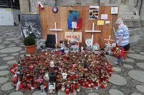 CÂMARA DE BARCELONA ABRE ESPAÇO PARA VELAR VÍTIMAS DE ATAQUE NAS RAMBLAS