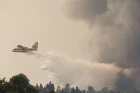 INCÊNDIO EM VILA NOVA DE PAIVA, VISEU, EXIGE INTERVENÇÃO DE MAIS DE 100 BOMBEIROS