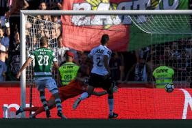SPORTING GOLEIA EM GUIMARÃES E IGUALA RIO AVE NA FRENTE DA LIGA