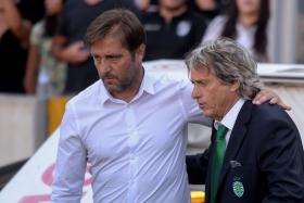 TREINADOR DO VITÓRIA DE GUIMARÃES QUER “RESPOSTA CONTUNDENTE” EM PAÇOS DE FERREIRA