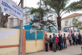 MAIS DE 1.400 ELEITORES ANGOLANOS VOTARAM ESTE SÁBADO