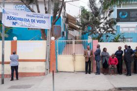 FRACA ADESÃO DE ELEITORES PERTO DO ENCERRAMENTO DAS ASSEMBLEIAS DE VOTO EM LUANDA