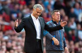 MANCHESTER UNITED VOLTA A VENCER E LIDERA EM INGLATERRA