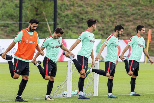 SELEÇÃO NACIONAL DE FUTEBOL REALIZA ÚLTIMO TREINO ANTES DAS ILHAS FAROÉ JÁ COM RICARDO