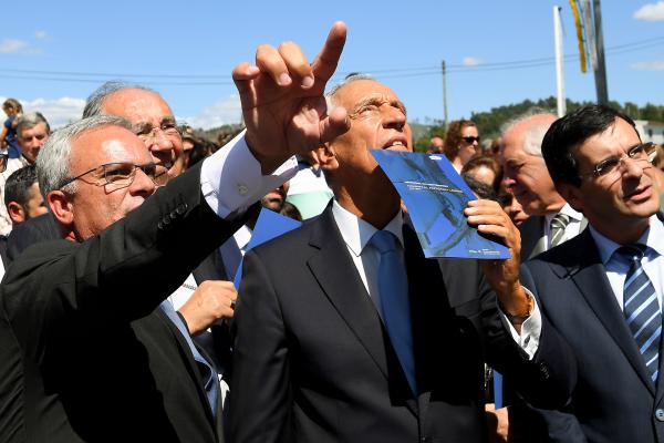MARCELO ESCUSA-SE A COMENTAR DECLARAÇÕES DE CAVACO POR “RESPEITO PELA FUNÇÃO PRESIDENCIAL”