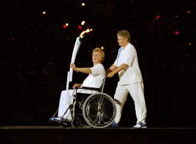 MORREU A AUSTRALIANA BETTY CUTHBERT, QUATRO VEZES CAMPEÃ OLÍMPICA
