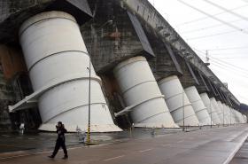 GOVERNO BRASILEIRO ESPERA PRIVATIZAR ELETROBRAS ATÉ 2018 SEM ITAIPU E USINAS NUCLEARES