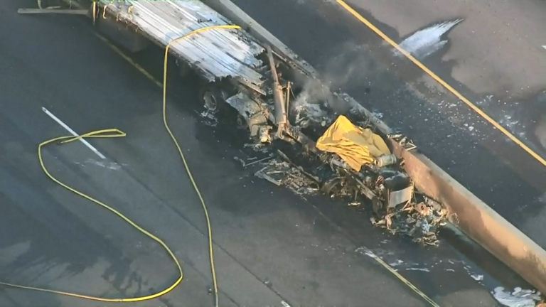 ACIDENTE NA HIGHWAY 401 FAZ UM MORTO