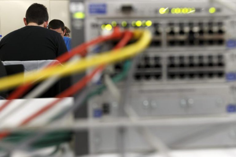 PIRATAS INFORMÁTICOS ACEDERAM A INFORMAÇÃO SOBRE 143 MILHÕES DE NORTE-AMERICANOS